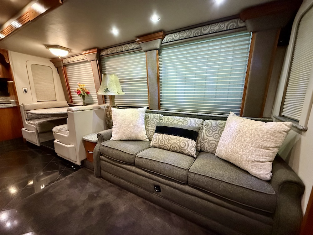 2004 Prevost Royale XLII For Sale
