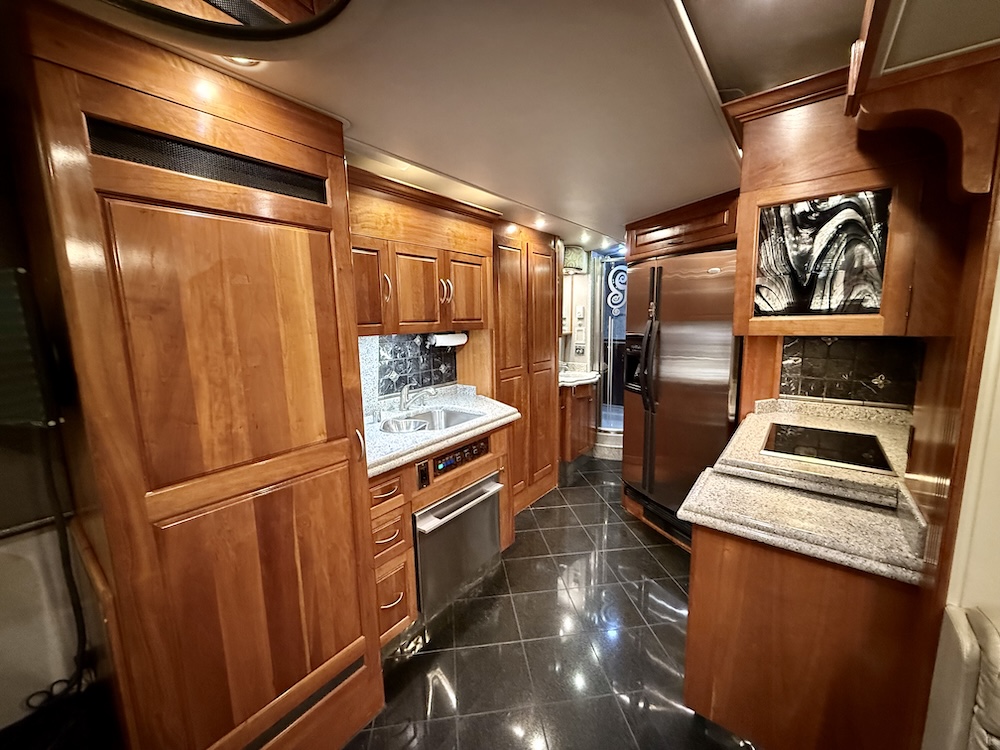 2004 Prevost Royale XLII For Sale