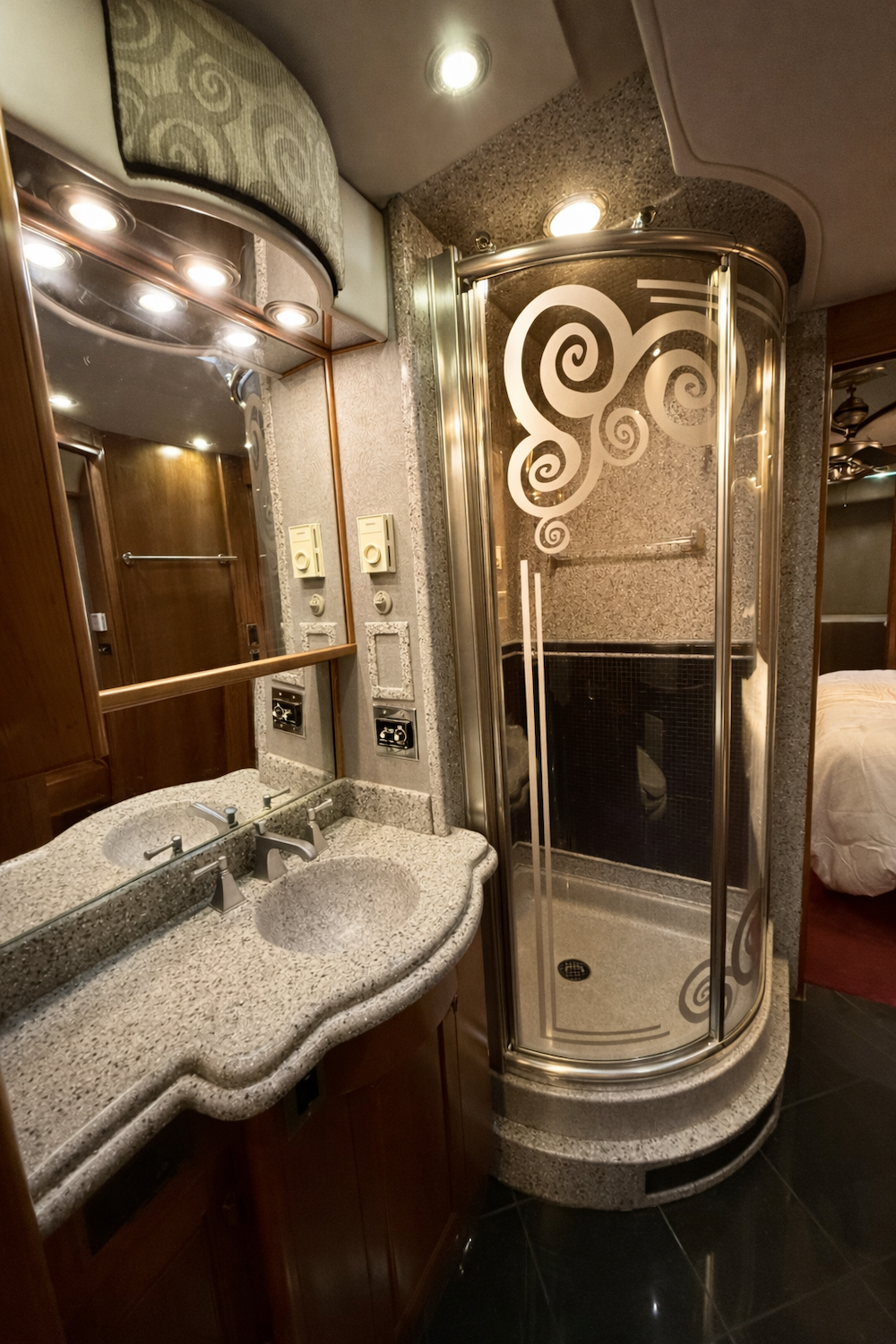 2004 Prevost Royale XLII For Sale