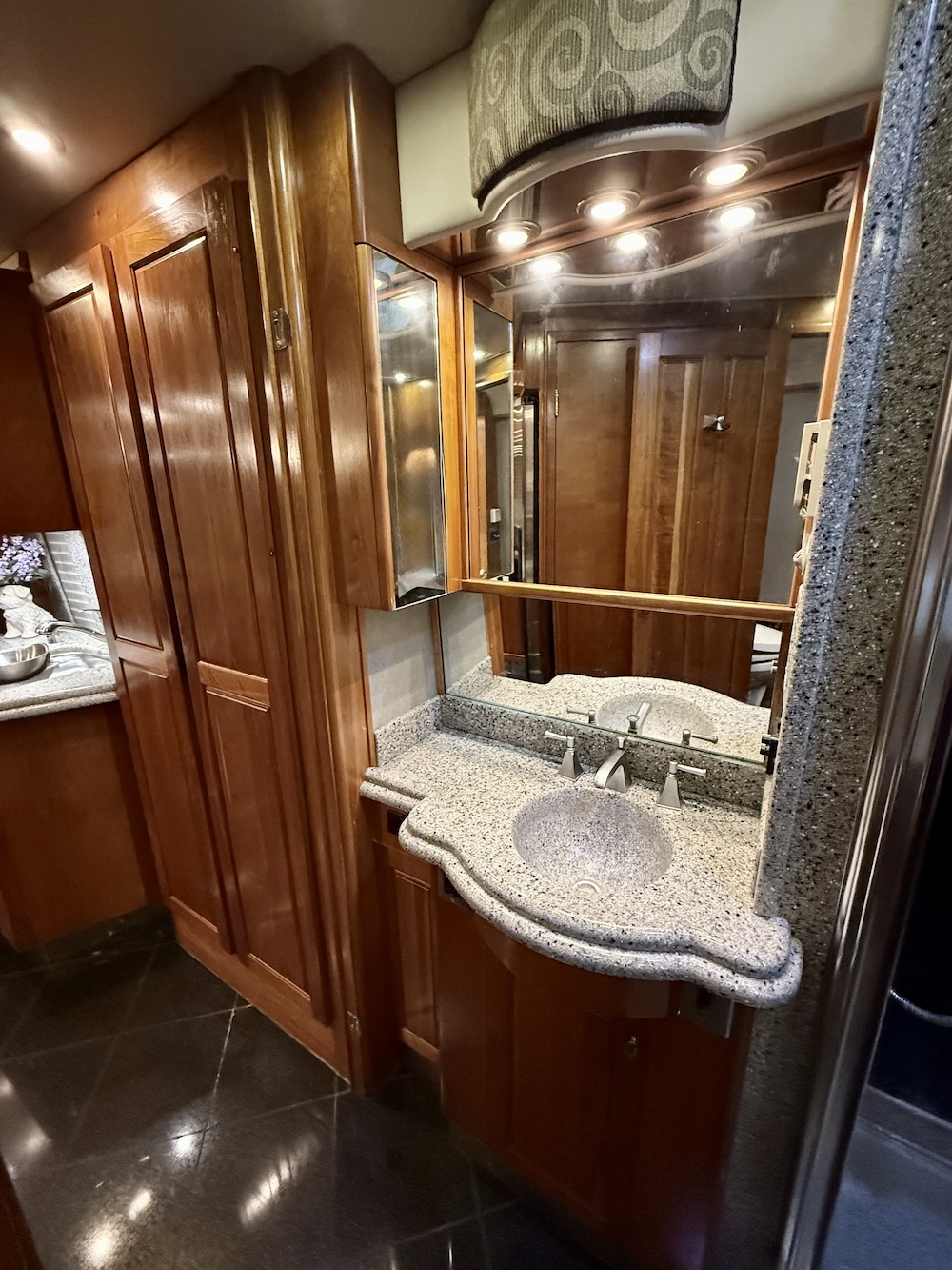 2004 Prevost Royale XLII For Sale