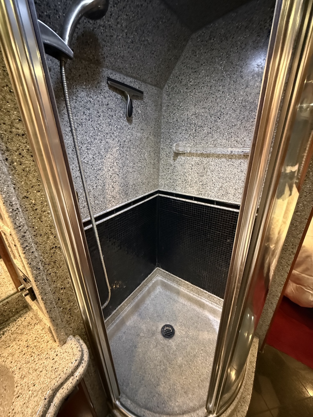 2004 Prevost Royale XLII For Sale