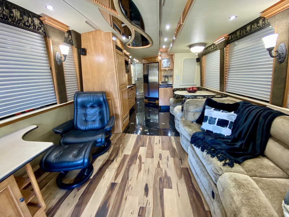 2004 Prevost Royale XLII For Sale