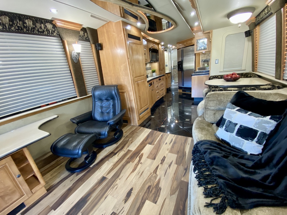 2004 Prevost Royale XLII For Sale