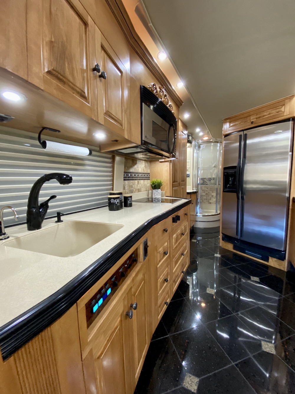 2004 Prevost Royale XLII For Sale