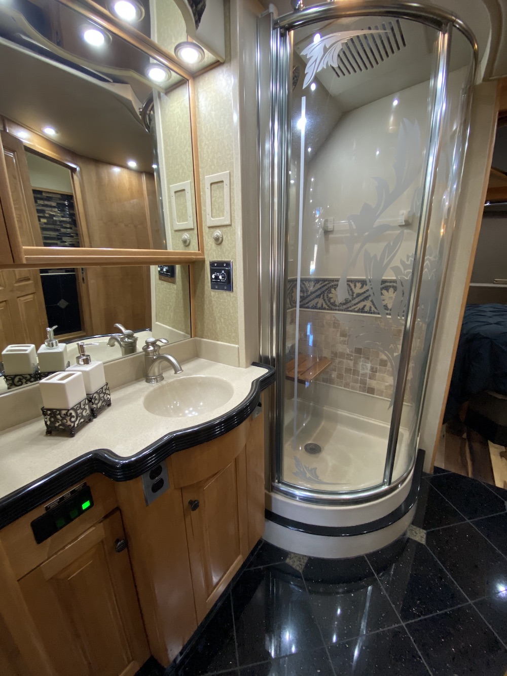 2004 Prevost Royale XLII For Sale