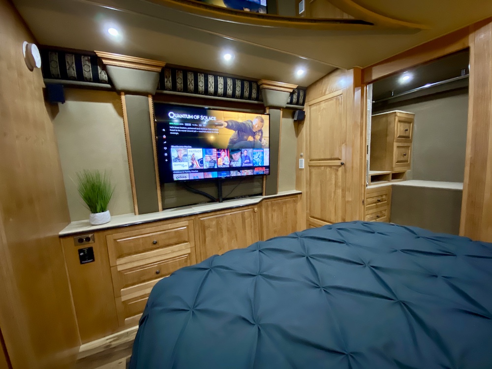 2004 Prevost Royale XLII For Sale