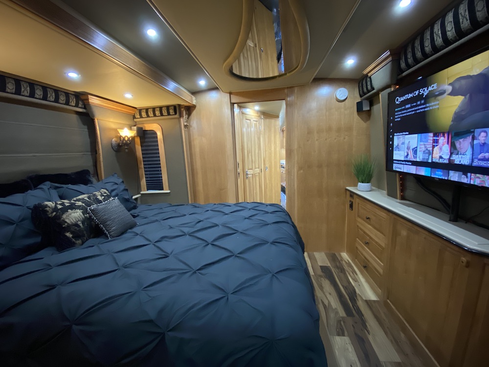 2004 Prevost Royale XLII For Sale