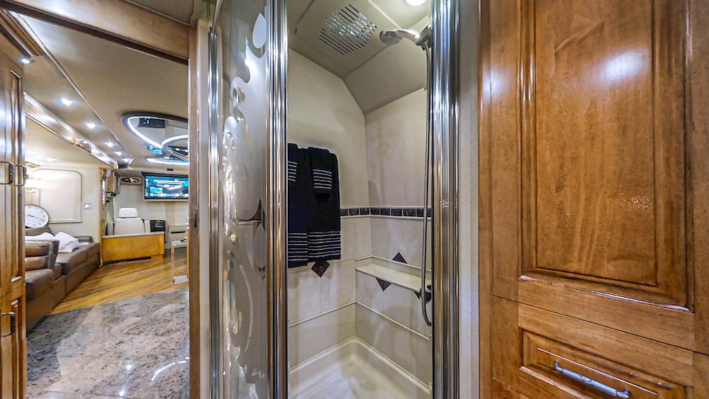 2004 Prevost Royale XLII For Sale