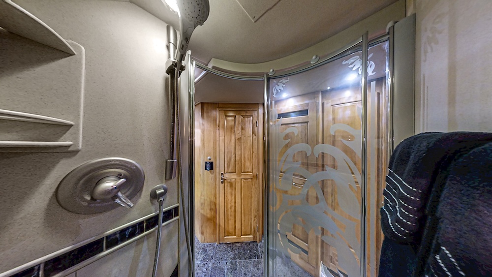 2004 Prevost Royale XLII For Sale