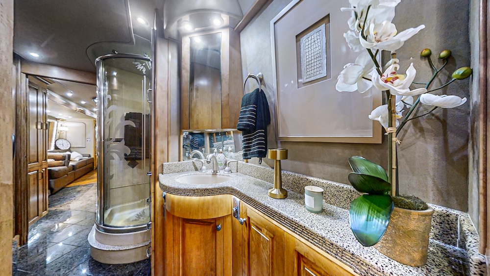 2004 Prevost Royale XLII For Sale