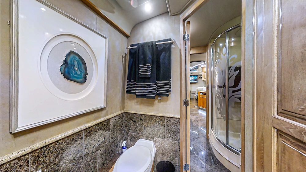 2004 Prevost Royale XLII For Sale