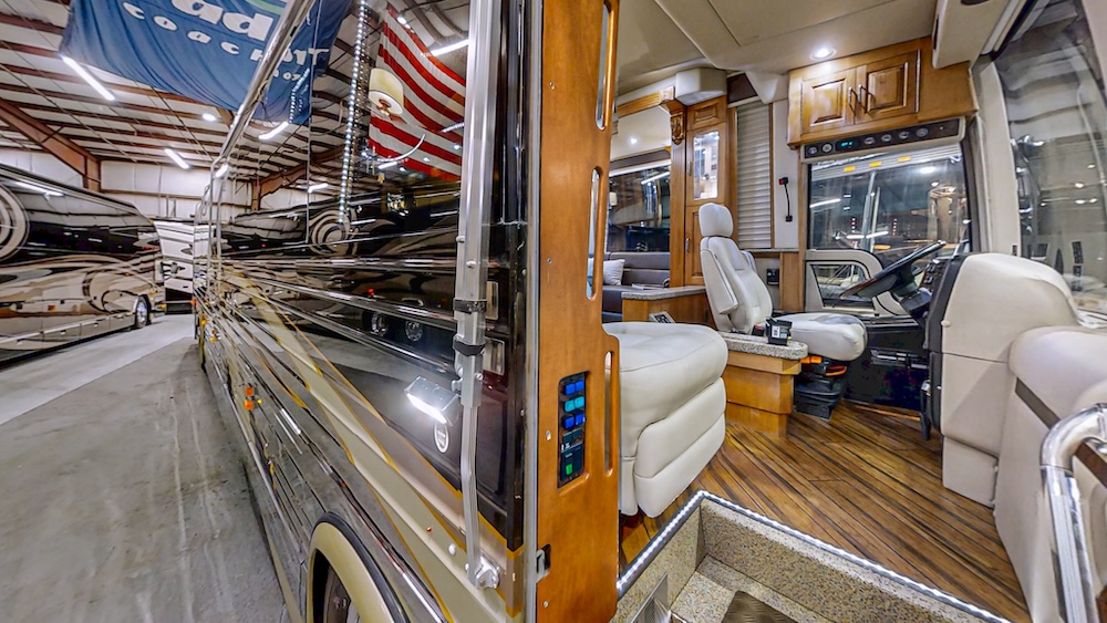 2004 Prevost Royale XLII For Sale