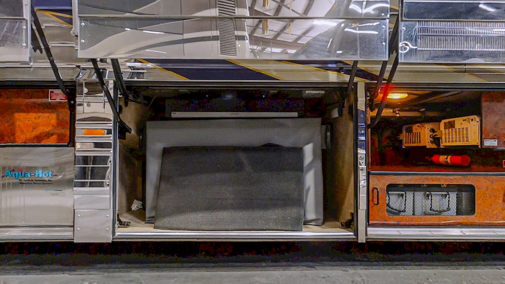 2004 Prevost Royale XLII For Sale