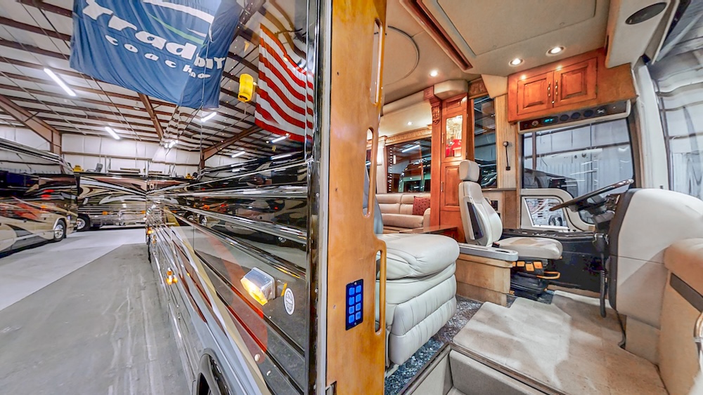 2004 Prevost Royale XLII For Sale