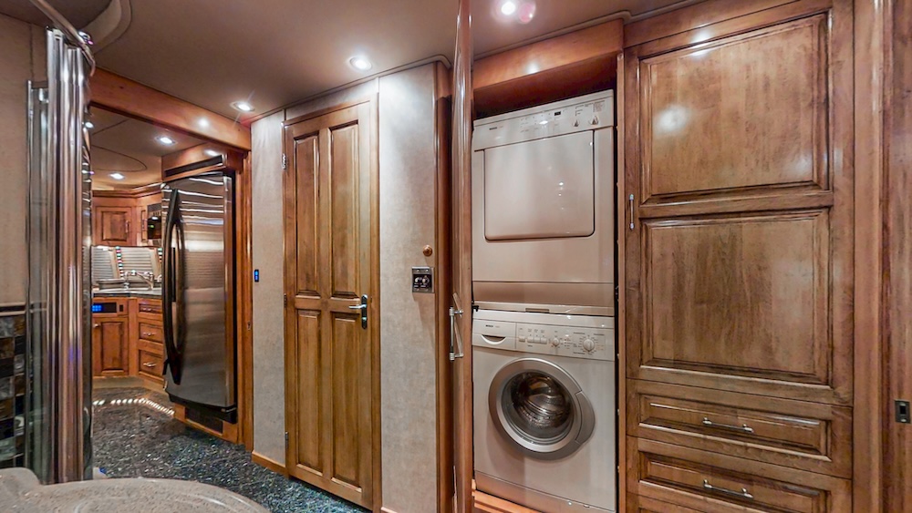 2004 Prevost Royale XLII For Sale