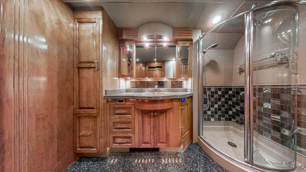 2004 Prevost Royale XLII For Sale