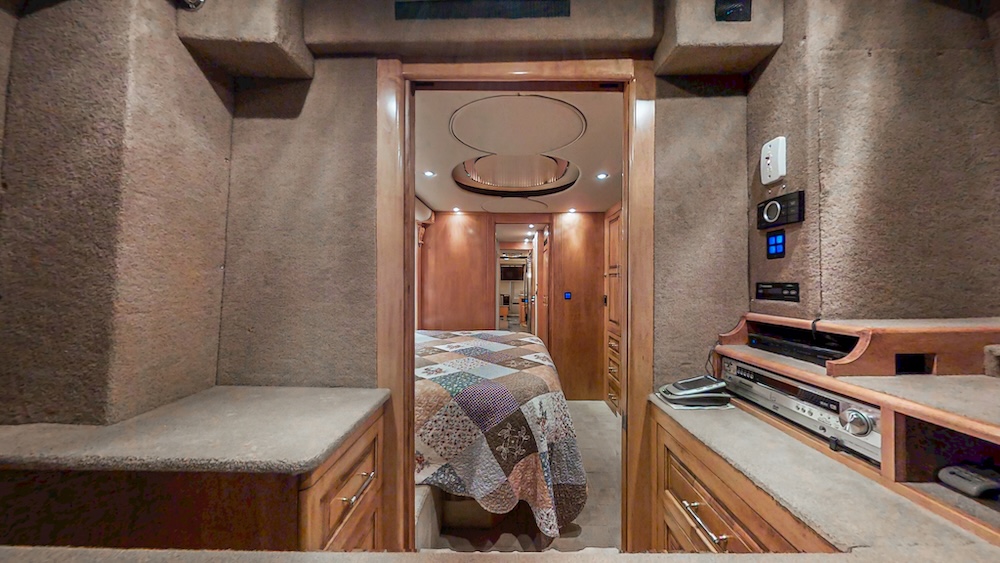 2004 Prevost Royale XLII For Sale