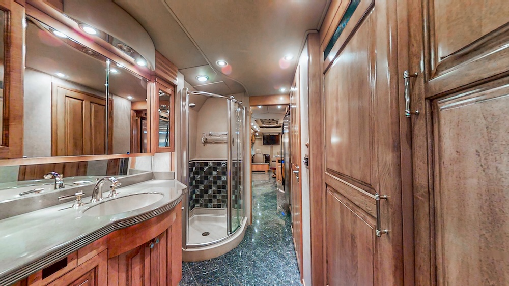 2004 Prevost Royale XLII For Sale