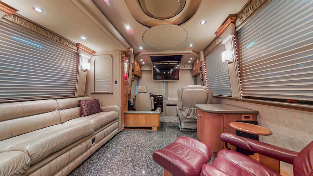 2004 Prevost Royale XLII For Sale