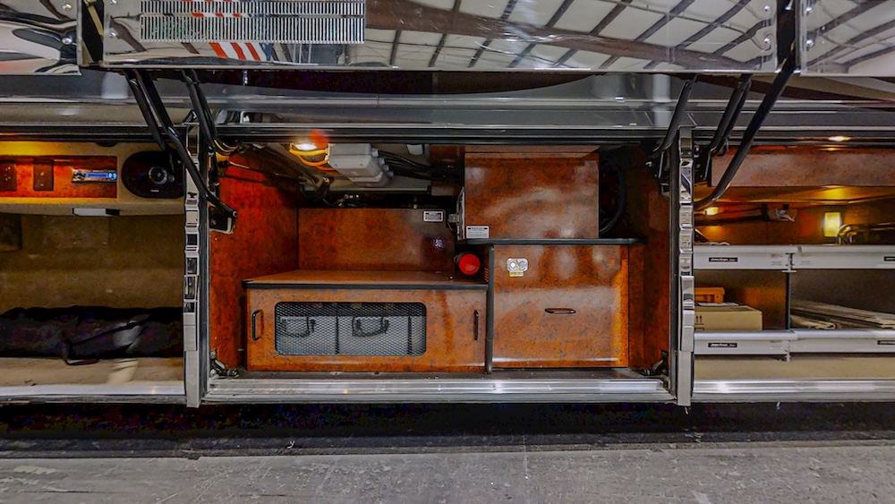 2004 Prevost Royale XLII For Sale