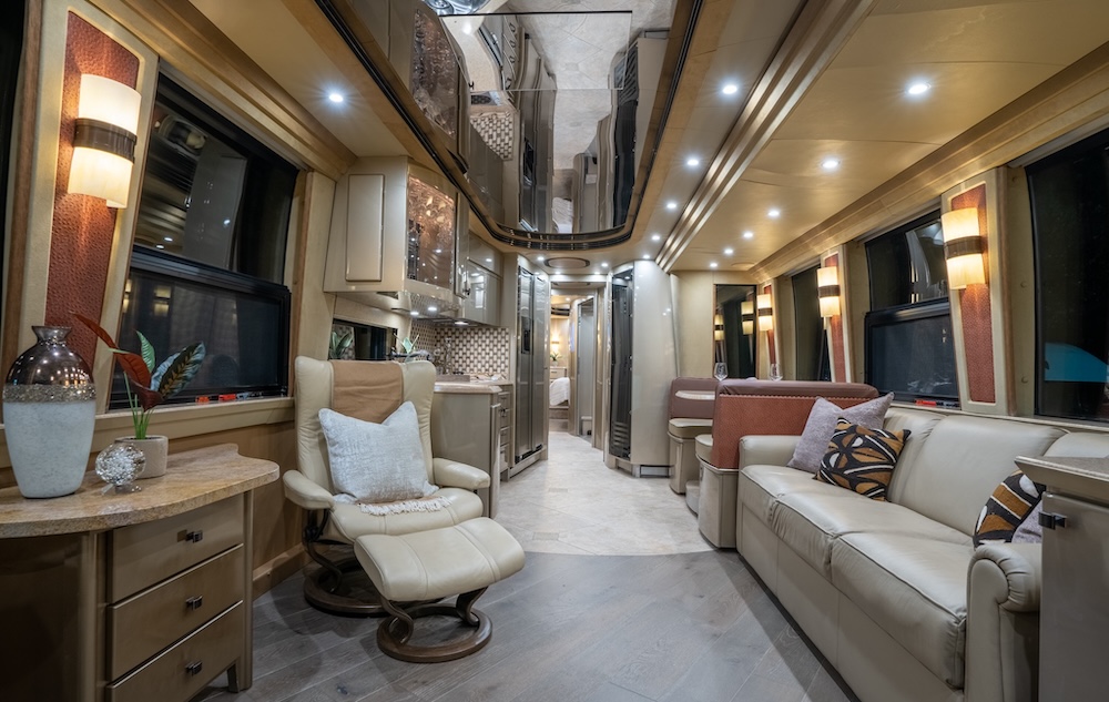 2005 Prevost Country Coach XLII For Sale