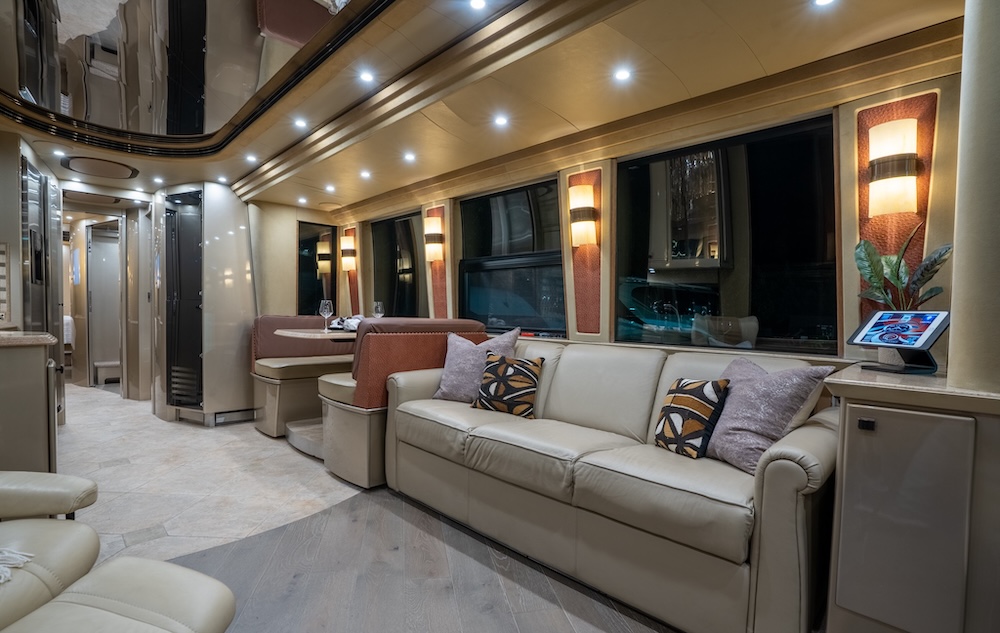 2005 Prevost Country Coach XLII For Sale