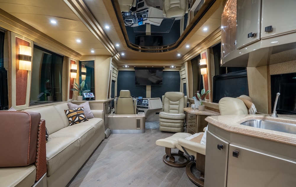2005 Prevost Country Coach XLII For Sale