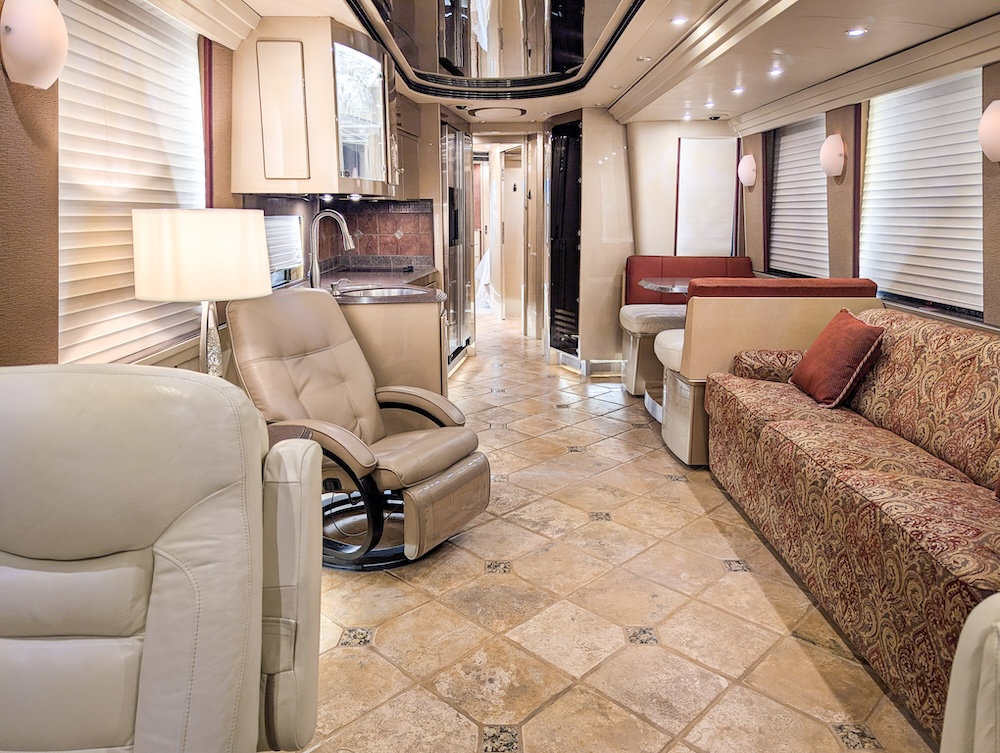 2005 Prevost Country Coach XLII For Sale
