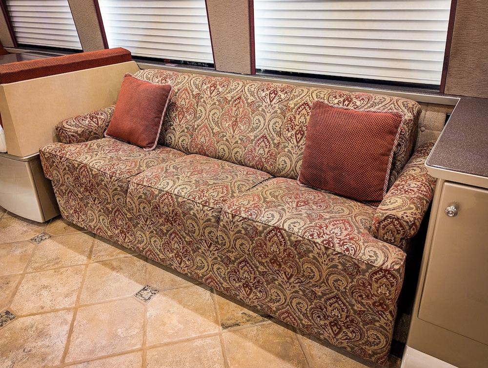2005 Prevost Country Coach XLII For Sale