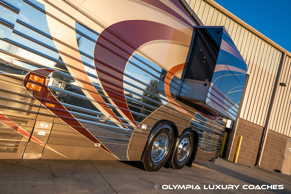 2005 Prevost Country Coach XLII For Sale