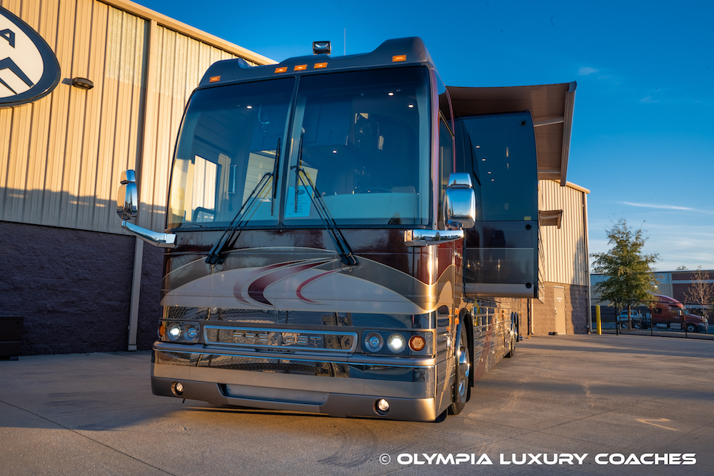 2005 Prevost Country Coach XLII For Sale