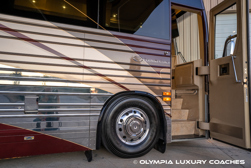 2005 Prevost Country Coach XLII For Sale