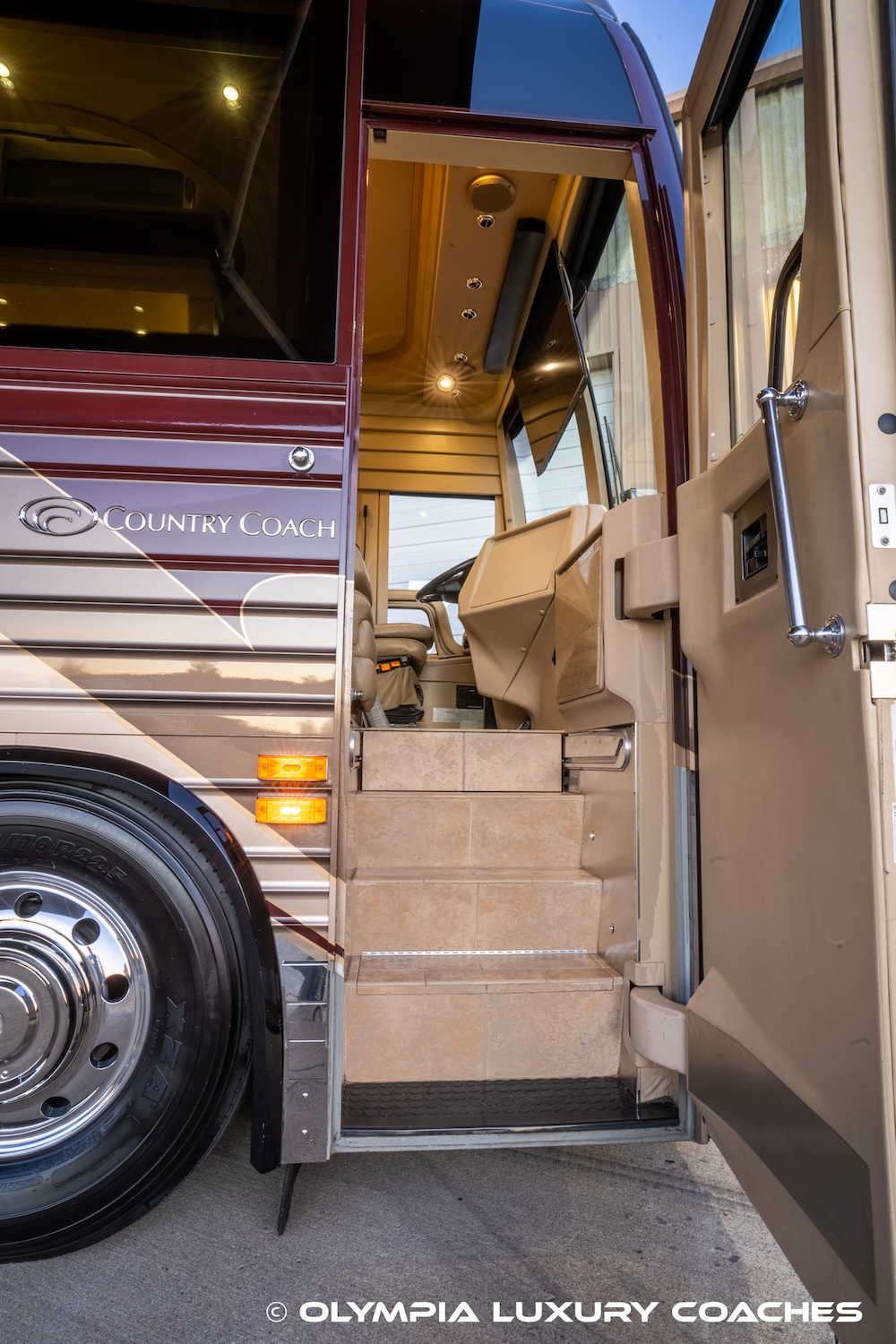 2005 Prevost Country Coach XLII For Sale