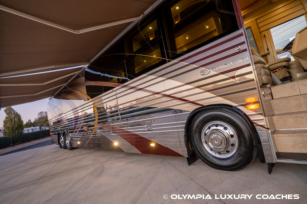 2005 Prevost Country Coach XLII For Sale