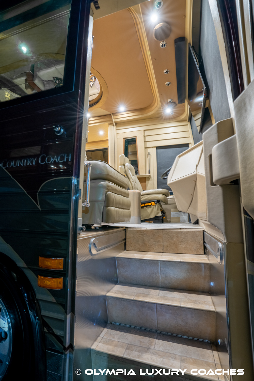 2005 Prevost Country Coach XLII For Sale