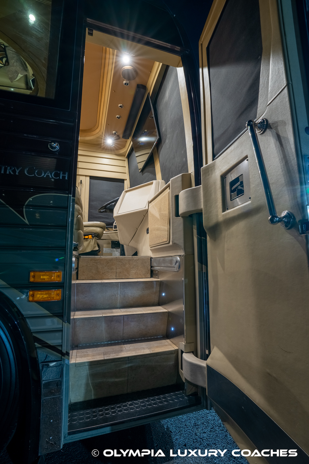 2005 Prevost Country Coach XLII For Sale