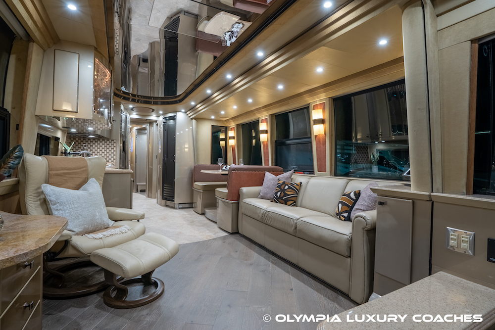 2005 Prevost Country Coach XLII For Sale