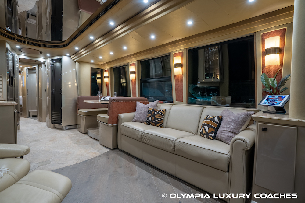 2005 Prevost Country Coach XLII For Sale