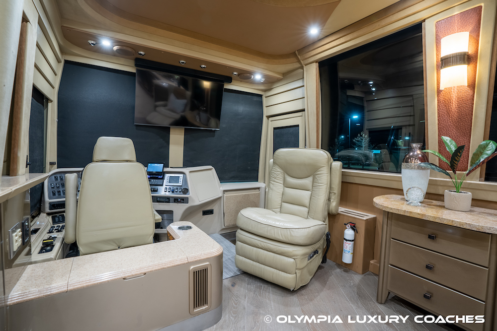 2005 Prevost Country Coach XLII For Sale