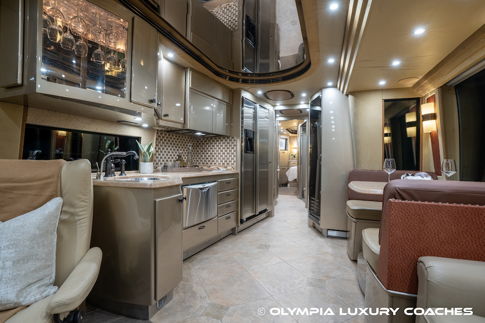 2005 Prevost Country Coach XLII For Sale