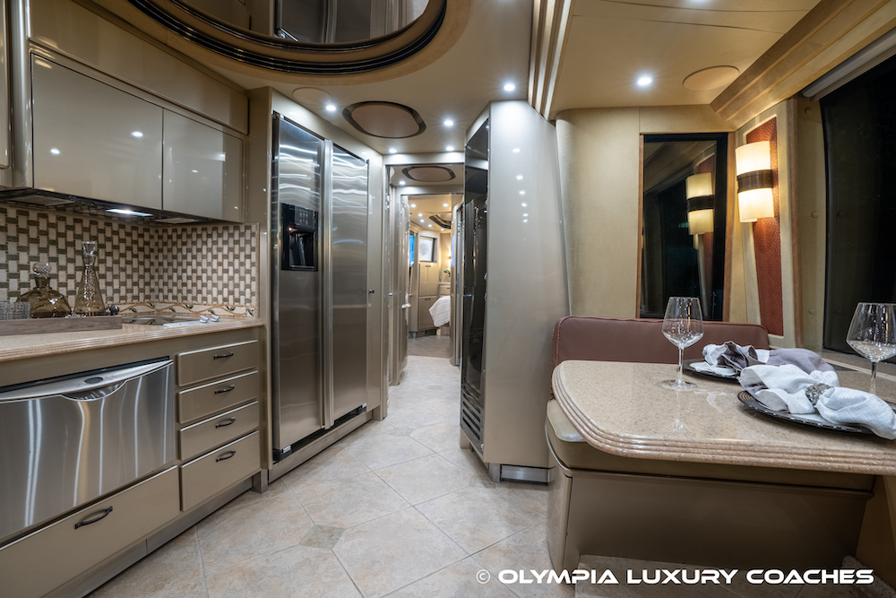 2005 Prevost Country Coach XLII For Sale