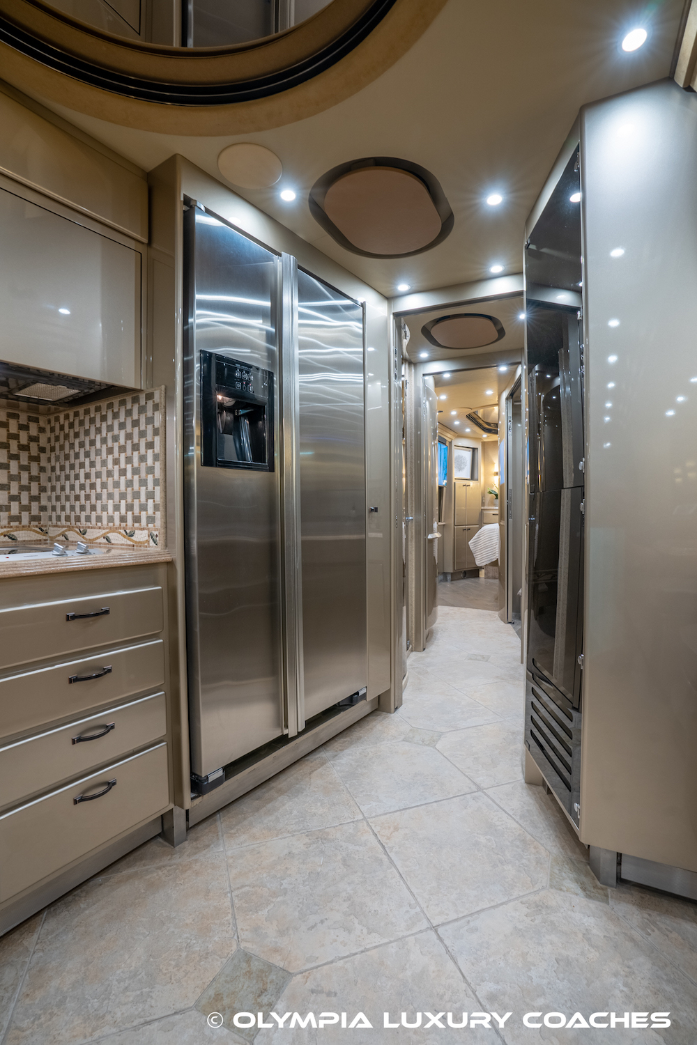 2005 Prevost Country Coach XLII For Sale