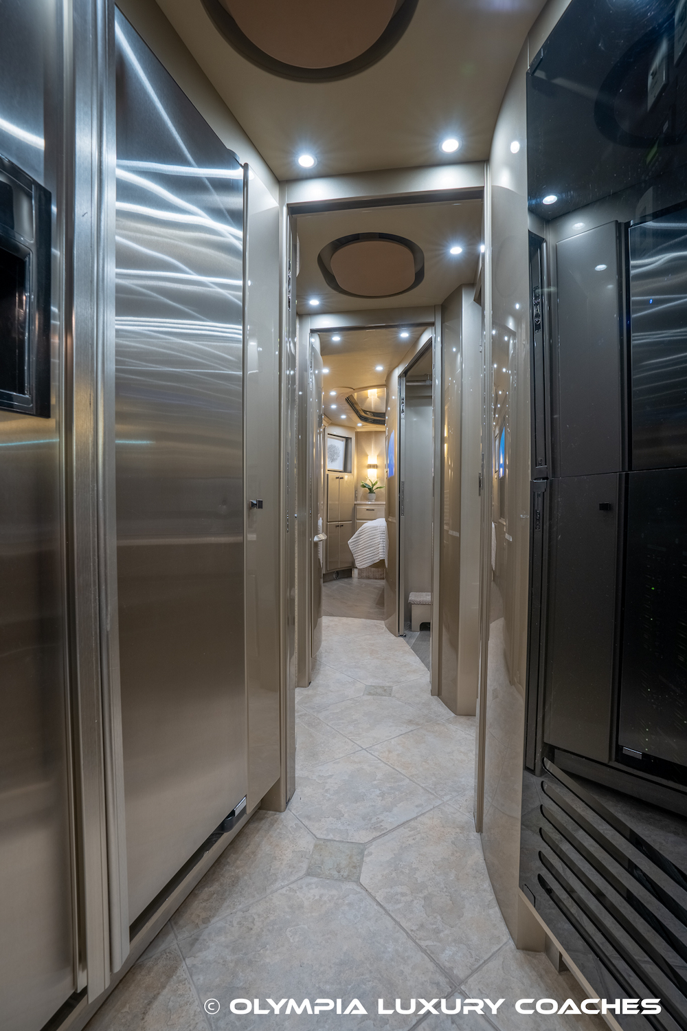 2005 Prevost Country Coach XLII For Sale