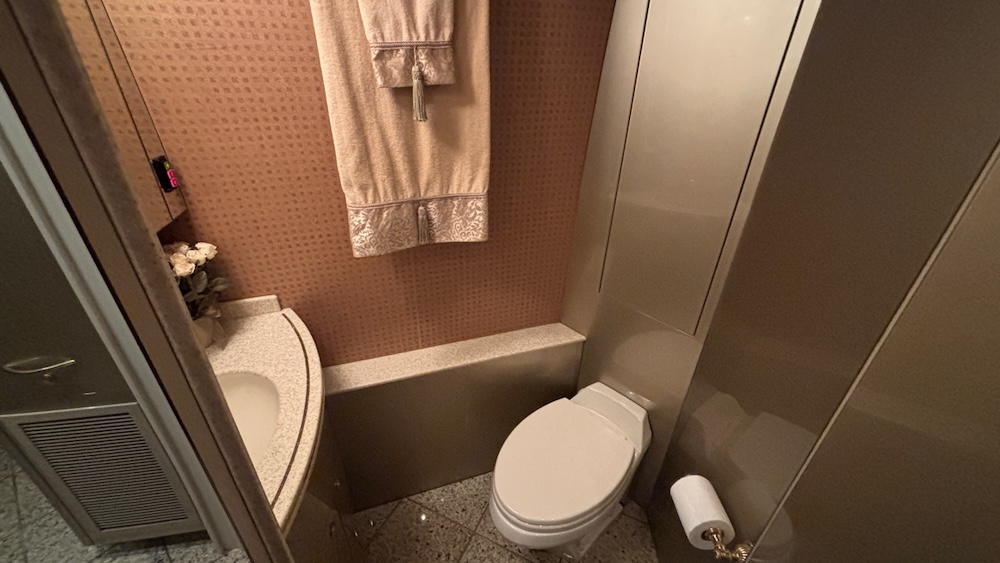 2005 Prevost Featherlite H3-45 For Sale