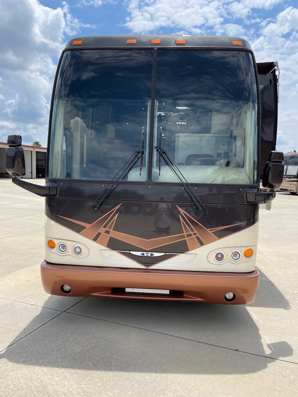 2005 Prevost Featherlite H3-45 For Sale