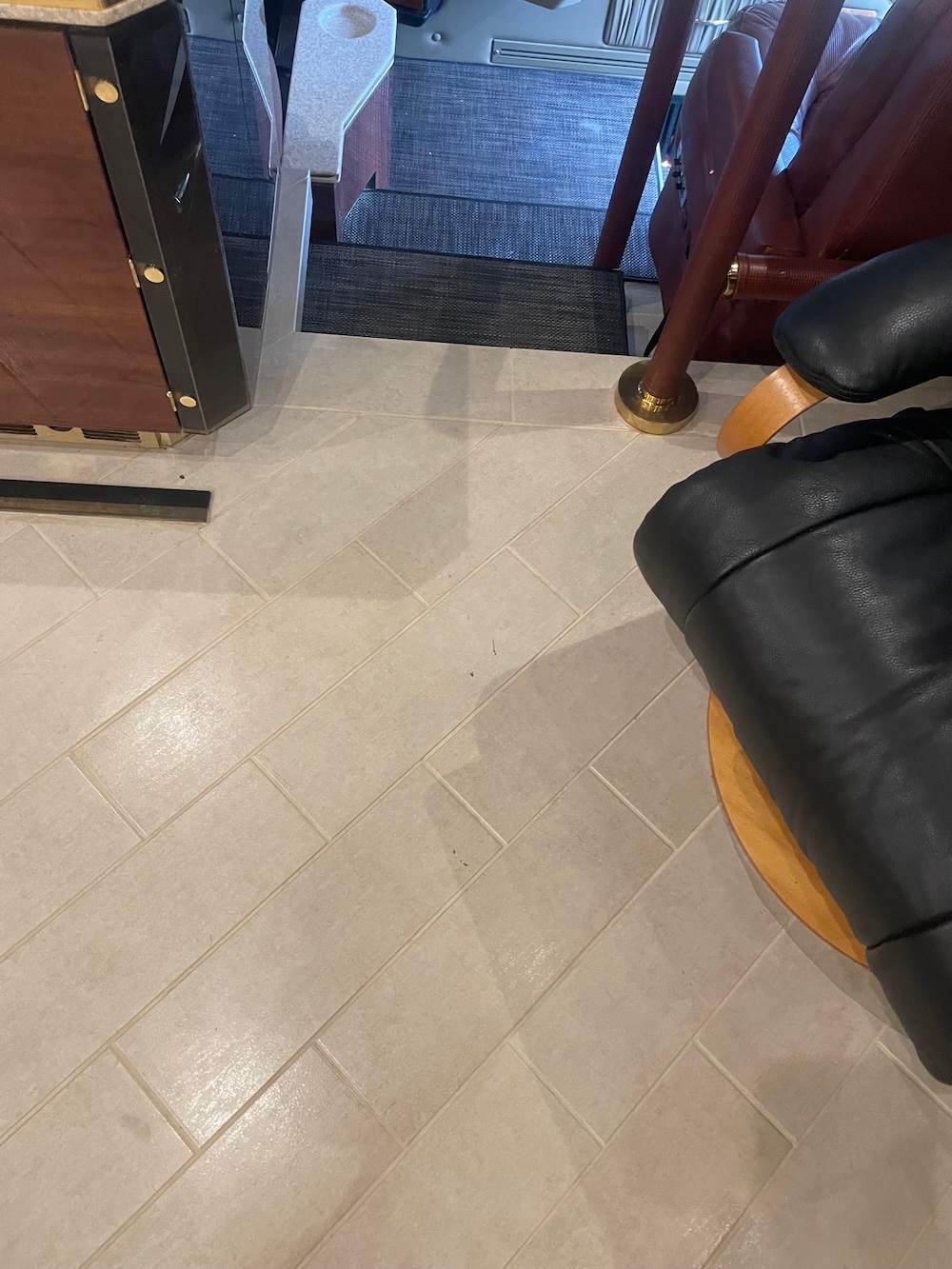 2005 Prevost Featherlite H3-45 For Sale