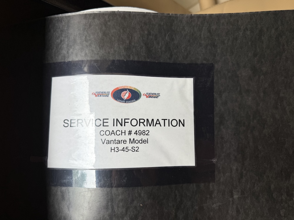 2005 Prevost Featherlite H3-45 For Sale