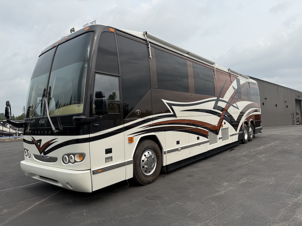 2005 Prevost Featherlite H3-45 For Sale