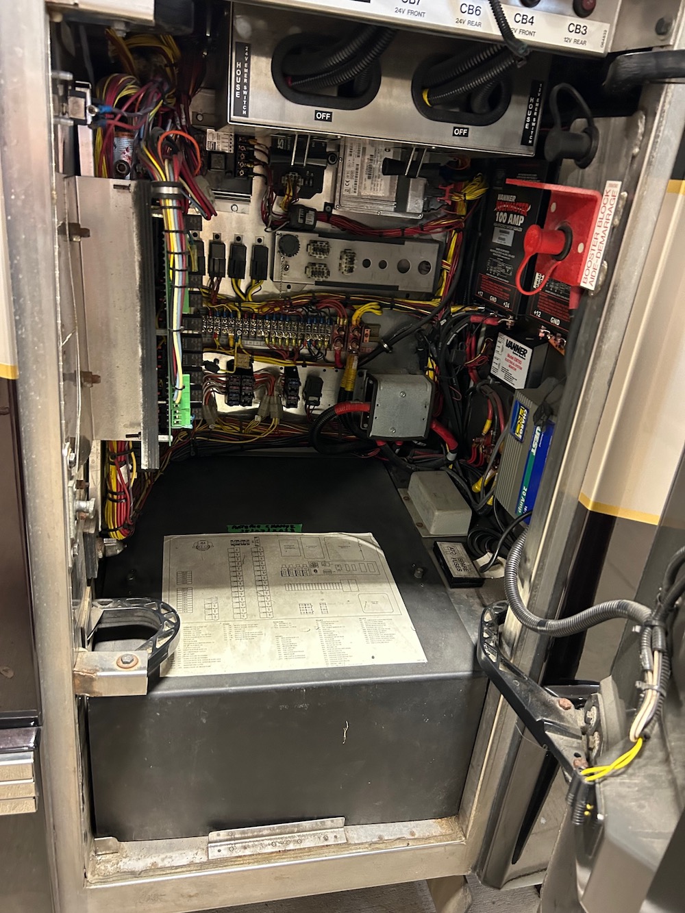 2005 Prevost Featherlite H3-45 For Sale