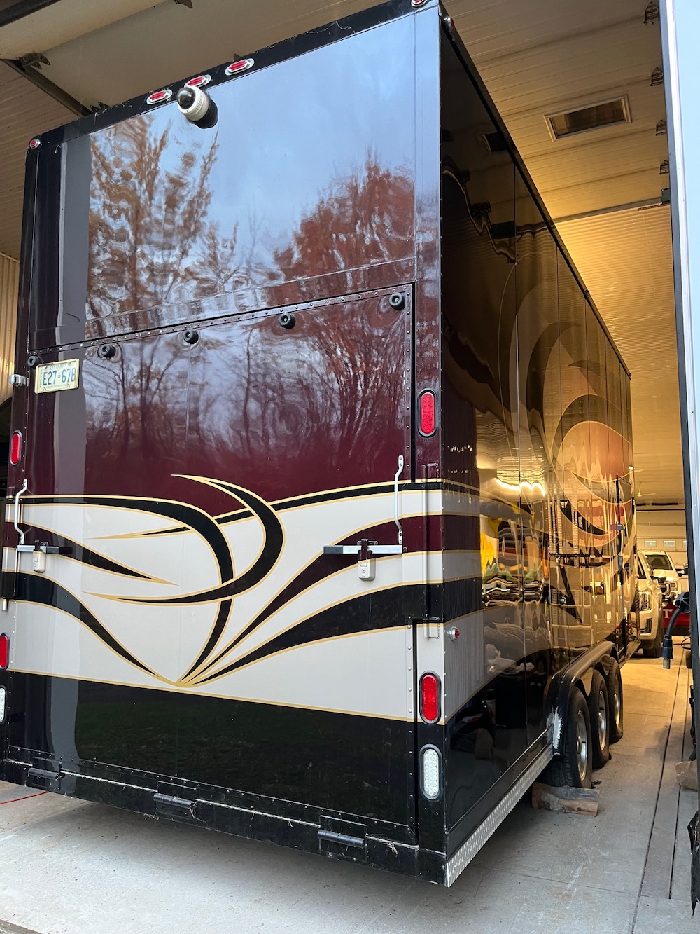 2005 Prevost Featherlite H3-45 For Sale